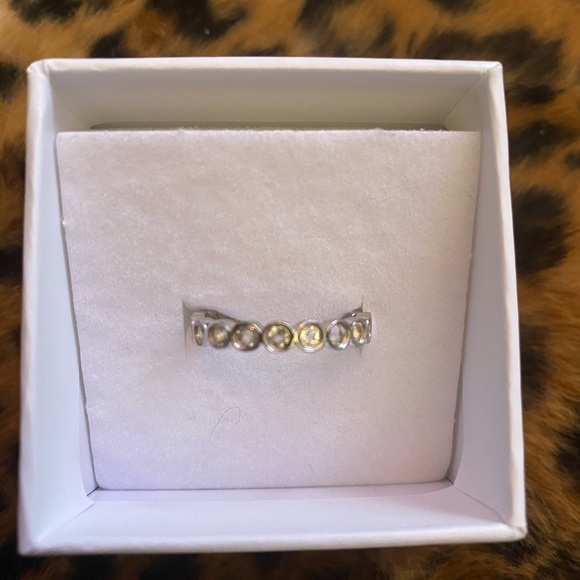 Sterling Silver ring size 7 - Picture 8 of 9